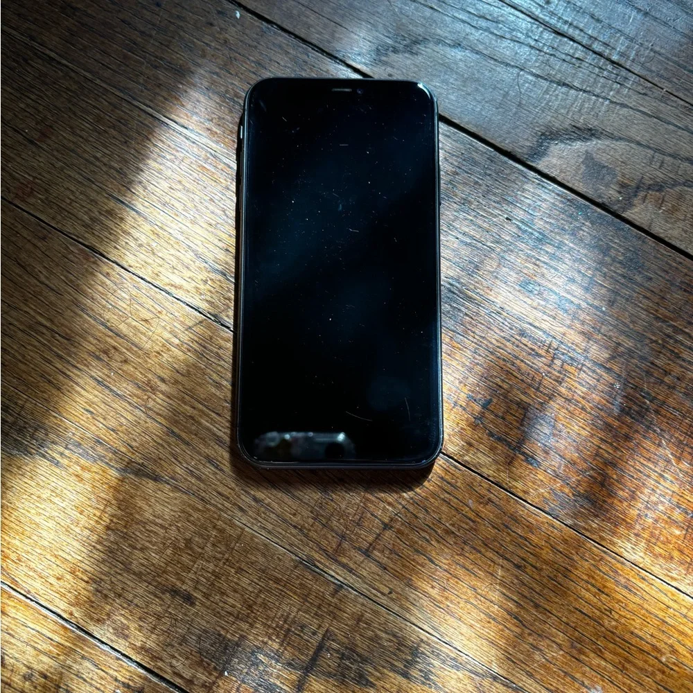 Apple IPhone 11 Black Smartphone